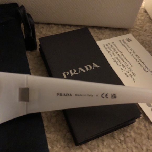 Prada Runway Sunglasses Opal White Grey Mirror New - Picture 3 of 7